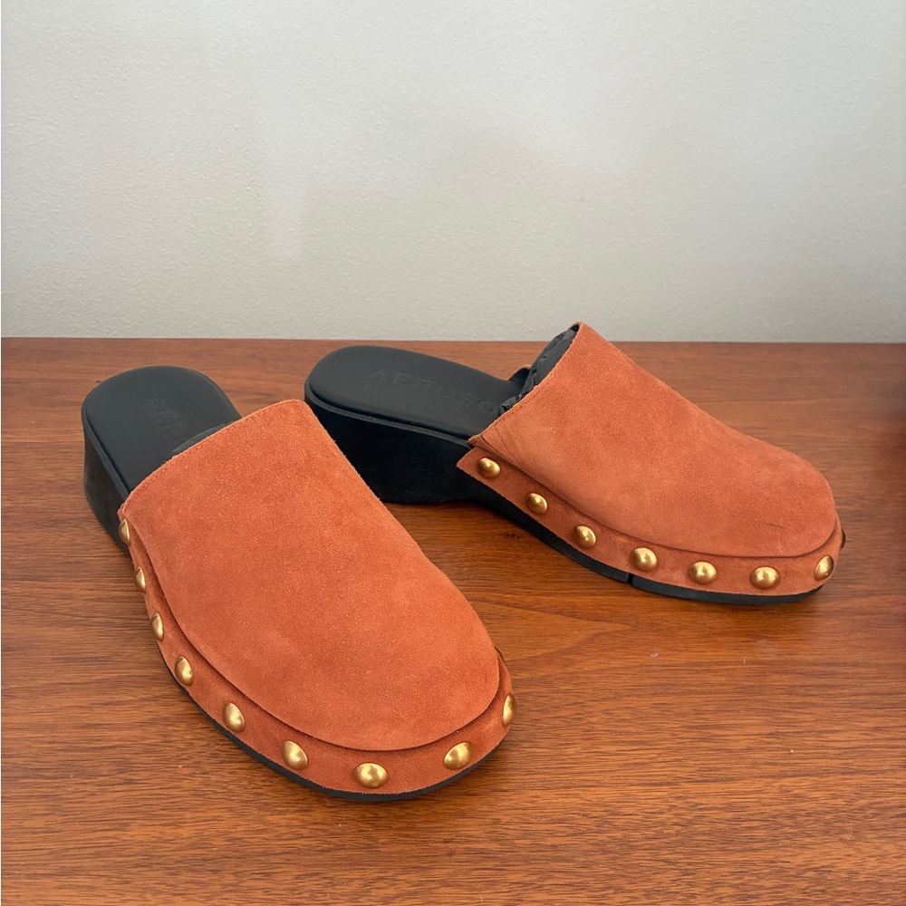 AEROSOLES Brown and Gold Mules with Open Back